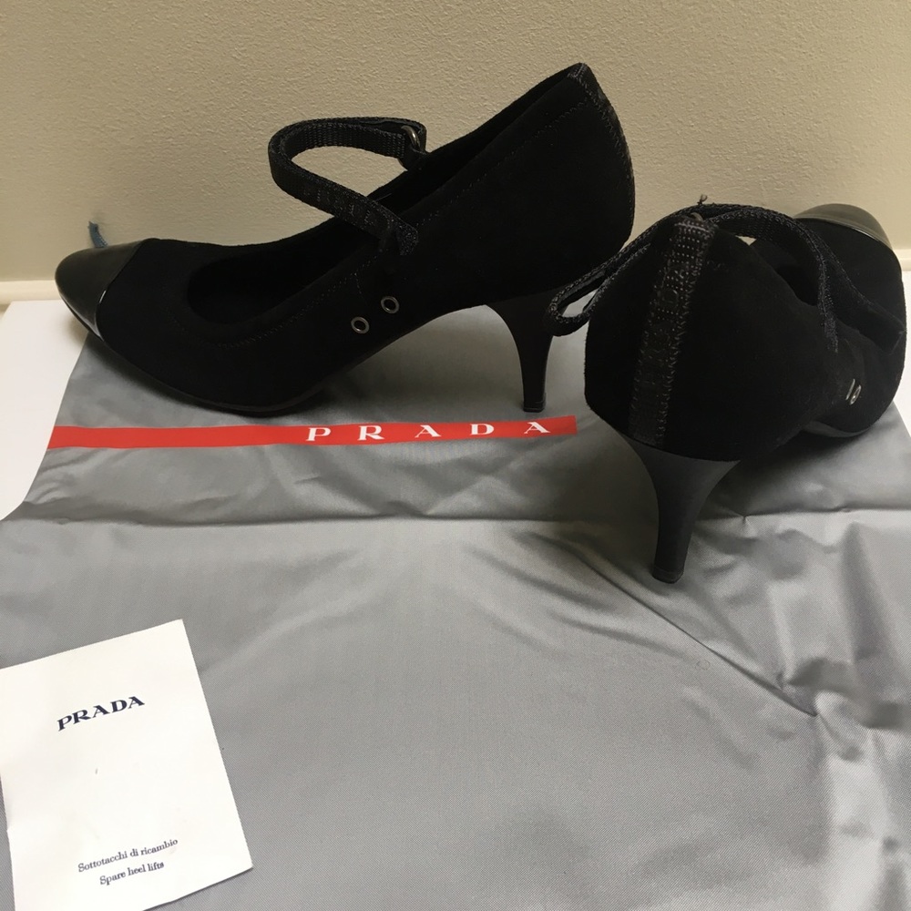 Impeccably KEPT Prada heels!